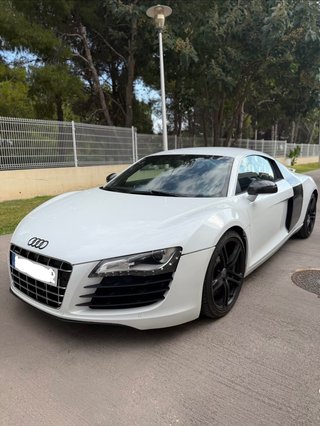 Audi R8 v8
