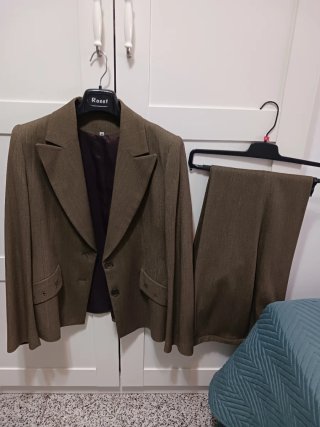 Traje de Chaqueta y Pantalón Verde Oliva