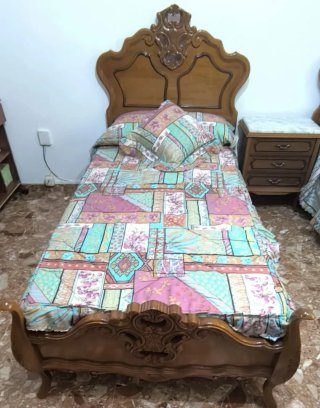 2 Juegos de Cabecero y Piecero de Madera