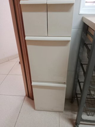Mueble de Reciclaje de Plástico