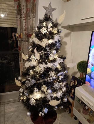 Árbol de Navidad Negro con Purpurina Plateada