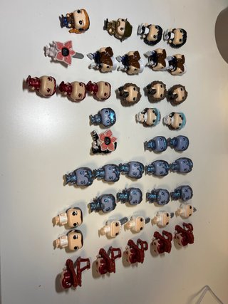 Lote 40 Figuras Kinder Stranger Things