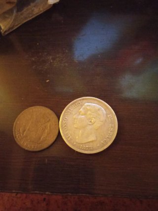 Lote 2 Monedas: 5 Pesetas 1875 y 10 Céntimos 1873