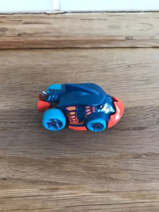 Coche Hot Wheels Piranha