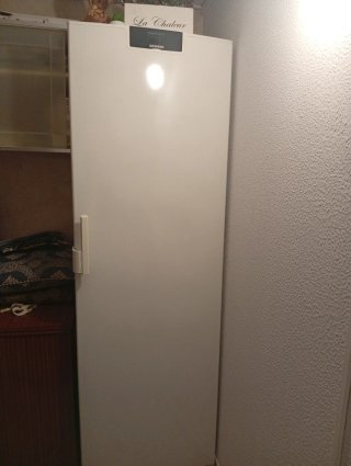 CONGELADOR VERTICAL MARCA SIEMENS 8 CAJONES