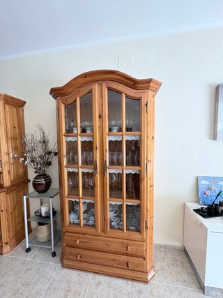 Vitrina Clásica de Madera