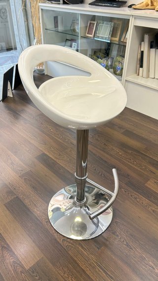 Taburete Blanco de Diseño