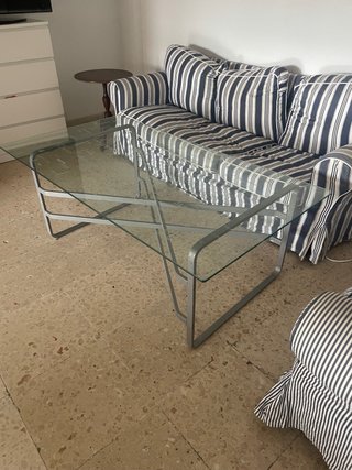 Mesa de centro de cristal y metal