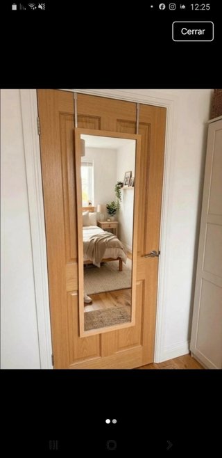 Espejo de Puerta con Marco de Madera