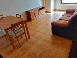 Muebles de salón, dormitorio, cocina, holl y wc