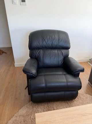 Sillón reclinable La-Z-Boy de cuero negro