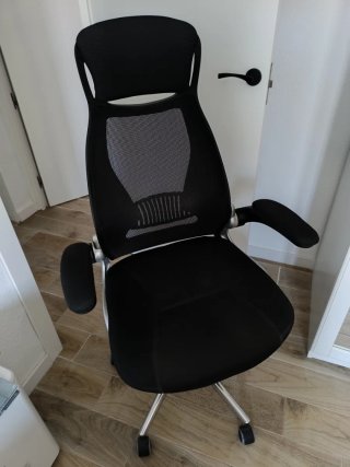 Silla de oficina ergonómica negra