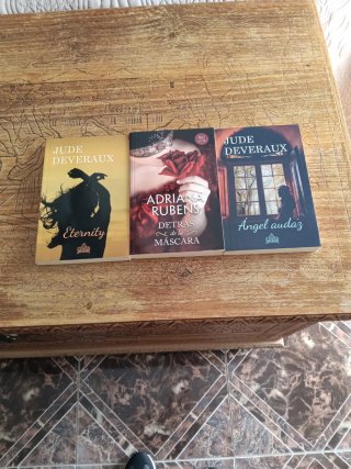 Lote novela romántica Jude Deveraux/ Adriana Ruben