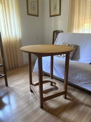 Mesa de camilla redonda de madera