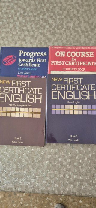 Varios libros para estudiar inglés