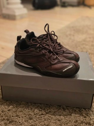 Vendo zapatillas Balenciaga Radar de piel en color