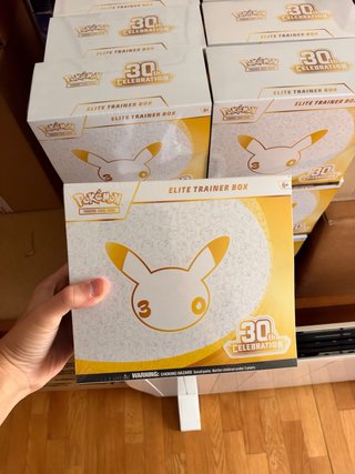 Elite Trainer Box Pokémon 30th Celebration