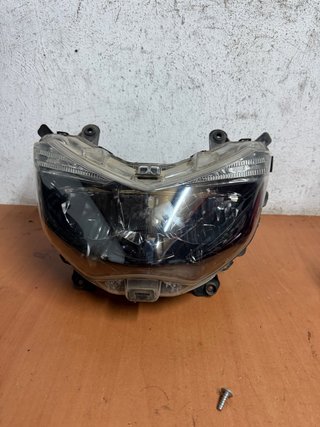Faro delantero Yamaha NMax 125 (2015)