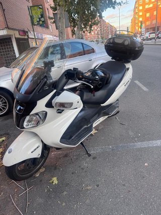 Suzuki Burgman 650