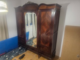 Armario de madera vintage (1960)para restaurar