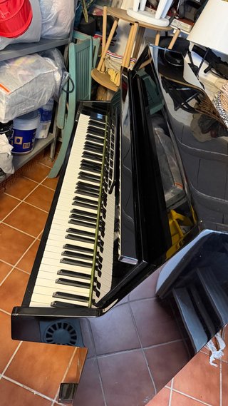 Piano Young Chang Negro 1970s’