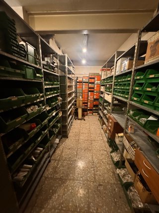 Comp. electrónicos, estanterías y organizadores