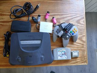 Consola Nintendo 64 con juego y accesorios