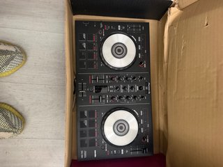 Controladora Pioneer DJ DDJ-SB2