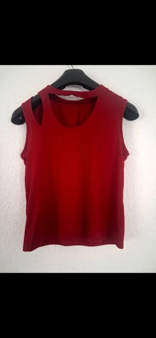 Camiseta roja sin mangas