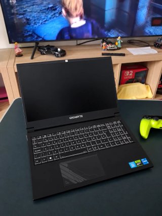 Gigabyte G5 RTX 4060 + SSD 1'5 TB.