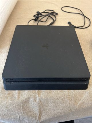 PS4 (PlayStation 4) Slim Negra