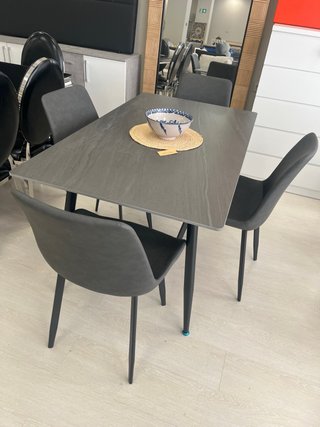 Conjunto Mesa Cerámica y 4 Sillas Grises