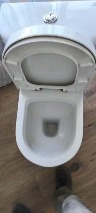 Inodoro de cerámica blanco
