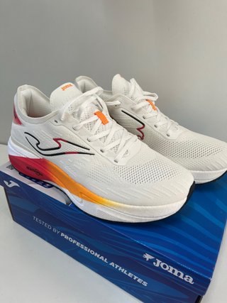 Zapatillas Joma Viper 26 blanco naranja. Talla 44