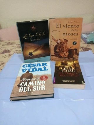 Lote de 4 libros de César Vidal