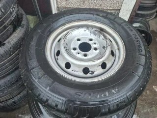 Iveco Daily 225 70 R15 C - Rueda de Repuesto