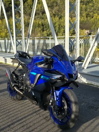 Yamaha R1 2024