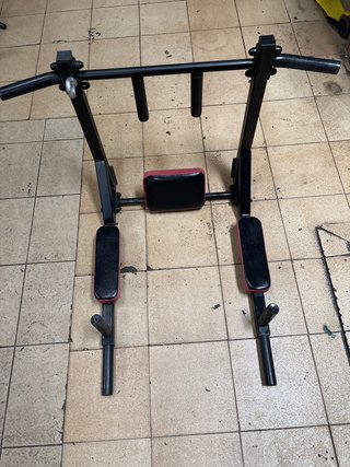 Soporte de Pared para Dominadas y Fondos