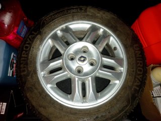 Rueda Uniroyal 185/65 R15 con Llanta Renault