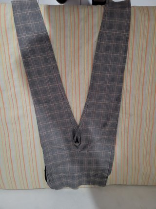 Pantalones de cuadros grises