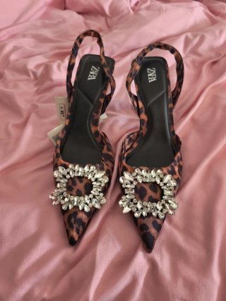 Zapatos de tacón Zara animal print