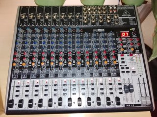 Console di mixaggio Behringer Xenyx X2222USB