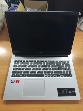 Acer Aspire 3 Ryzen 5 (Para piezas o reparar)