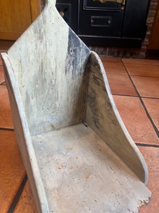 Antiguo Recogedor de Madera Rústico