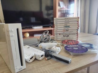 Consola Nintendo Wii con Juegos y Accesorios