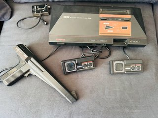 Sega Master System con 2 mandos y pistola