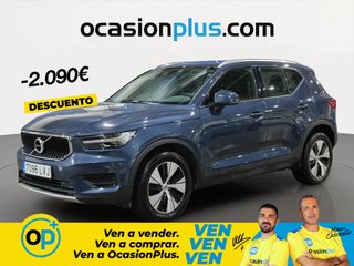 Volvo XC40 T2 Momentum Pro Auto 95 kW (129 CV)