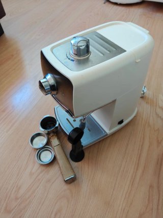 Cafetera Ufesa Blanca