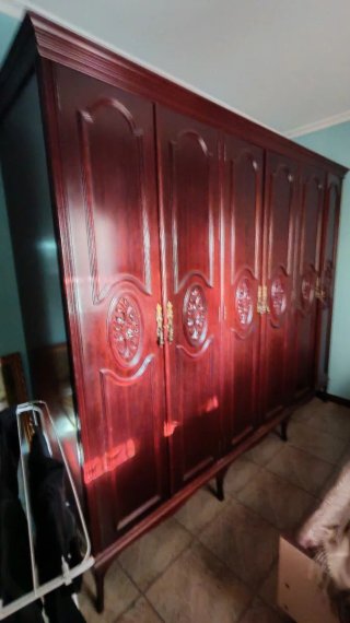 Set de 4 Muebles: Armario, 2 Mueblebares y Sillón