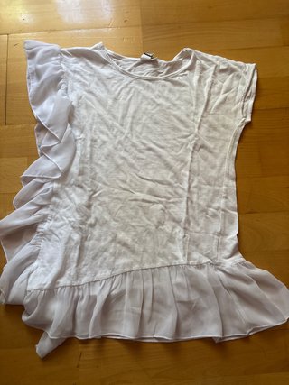 Camiseta Blanca con Volantes